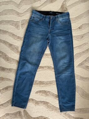 Women’s  Blue Stretch Jeans